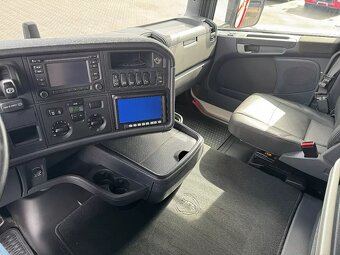 Scania R520 6x4 - valník s hydraulickou rukou FASSI - 11