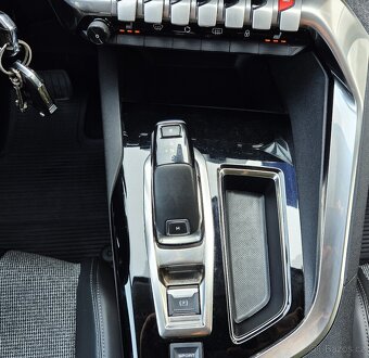 PEUGEOT 5008 96KW AUTOMAT TAŽNÉ ZAŘ. ⭐7 MÍST ⭐SERVIS PEUGEOT - 11