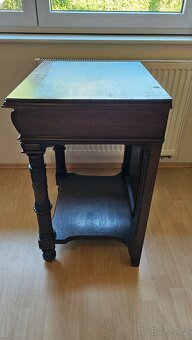 Starožitný nábytek - 11