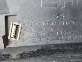 Chevrolet Cruze  predný nárazník - 11