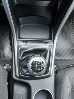 Hyundai i30 1,6 CRDi 81kw 69000km 2015 - 11