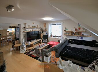 Prodej rodinného domu o rozloze 200 m2, ulice Janáčkova, Pol - 11
