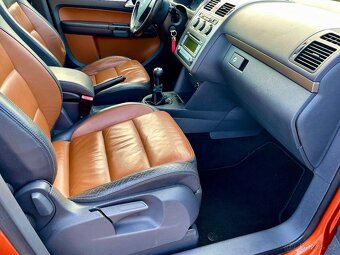VOLKSWAGEN TOURAN CROSS 2.0 TDI,7 míst  - 11