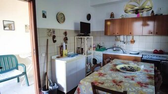 Sicílie, vila 2 byty, 180 m2, poz. 1.000 m2, Gioiosa Marea - 11