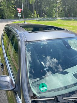 BMW E91 330xd 170kW 4x4 manuál panorama kůže - 11
