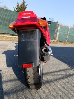 Honda VFR 750 - 11