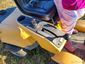 Prodám zahradní traktor Stiga Park Royal (r. v. 2000) po kom - 11
