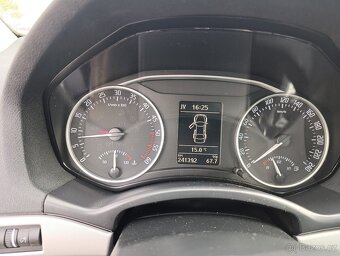Škoda Octavia 1.6 TDI Family 77kw, 2012/11, xenony - 11