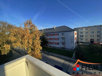 Pronájem zařízeného bytu 1+1 s balkónem, 43 m², ul. Dolní, O - 11