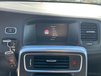 PRODÁNO V60 D6 Plug-in Hybrid 2.4D6 162kw+el. 50kw (212kw) - 11