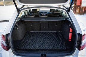 Octavia Combi 2.0 TDI 184k Scout DSG 4x4 - 11