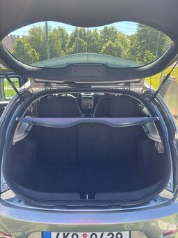 Alfa Romeo 147 1.9 JTD - 11
