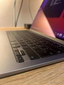 MacBook Air 13" M2 / 16GB RAM / 256GB HD / 8×CPU / Šedý - 11