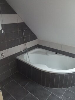 Pronájem podkrovního bytu 2 kk - 11