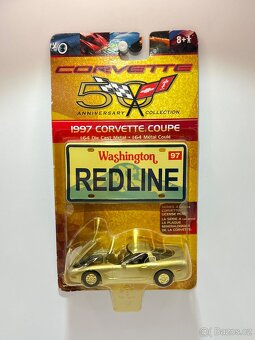 Modely 1:64 Racing Champions - 11