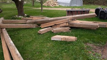 Staré trámy z krovu a stropu - 11