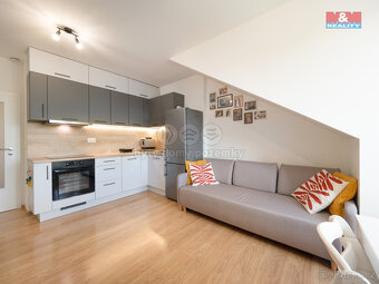 Prodej bytu 2+1, 56 m², Praha, ul. V závětří - 11