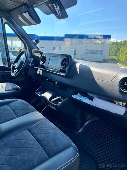Mercedes Benz Sprinter 907 - 11