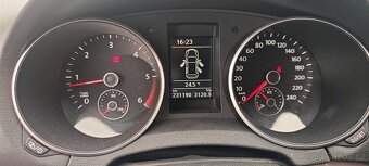 Volkswagen Golf 6, 1.6TDI MATCH - 11