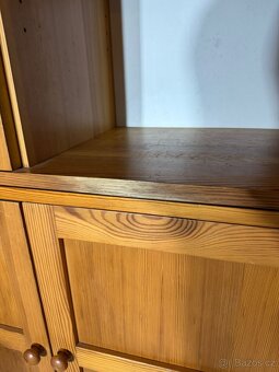 Prodám sestavu  4 skříněk borovicového nábytku - 11