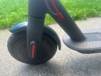 Xiaomi Mi Electric Scooter 2 černá - 11