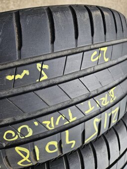 225/40R18 - 11