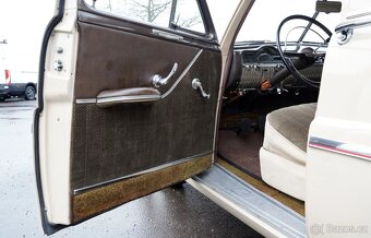 1950 Mercury Eight Sport Sedan - 11