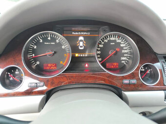Audi A8 - 11
