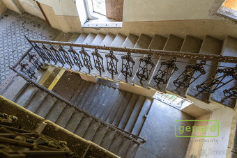 Prodej objektu bývalé školy se stavebním povolením pro 11 by - 11