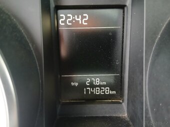 Volkswagen Golf, 1.6 TDI, bílá perleť - 11