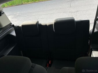 Volkswagen Touran 1.6 TDI 2011 7 místný - 11