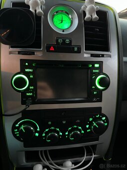Chrysler 300C - 11