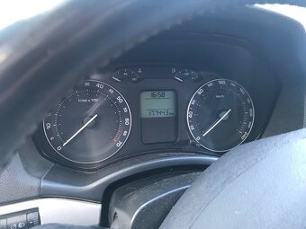 Škoda Octavia II 2.0 FSI 110 kW, benzín, r. 2006, STK 3/2027 - 11