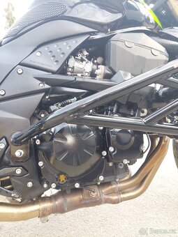 Kawasaki Z750R - 11