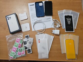 iPhone 13 Pro Max 256Gb Silver s bohatým příslušenstvím TOP - 11