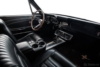 Ford Mustang Fastback z roku 1966 - 11