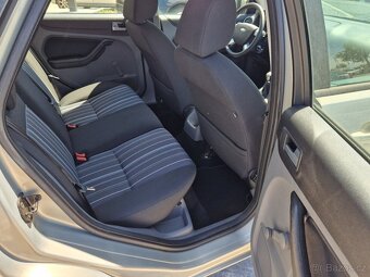 Ford Focus 1,6i 16v Trend - 11