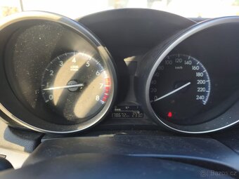 Mazda 3 1.6i - 11