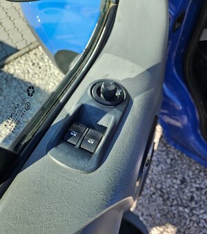 Renault Trafic 2.0 Passenger 2014 84kw 9 miest klima ťažné D - 11