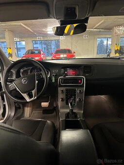 Volvo v 60 2.0d 2018 automat - 11
