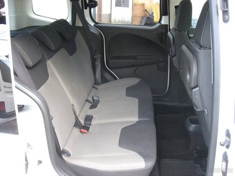 Ford Tourneo Courier 1.6TDCI 95PS Trend - 11