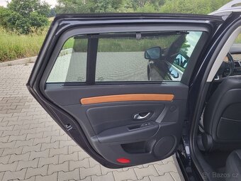 Renault Laguna III 2.0dCi 127kW Initiale - tažné - 1.Majitel - 11