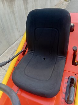 Prodám zahradní traktor Rider Outils-wolf 13Hp Honda Hydro - 11