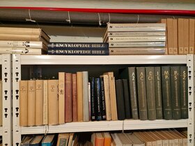 Velké množství knih - 11