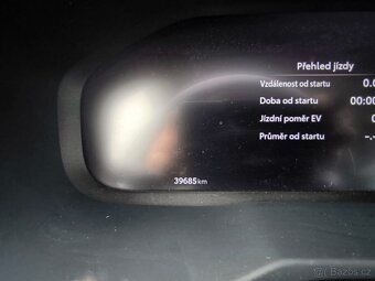 Toyota RAV4 Hybrid 4x4 - 11