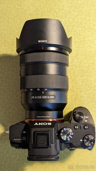 Skvělý Sony Alpha 7 III včetně zoom objektivu FE 24-105 mm F - 11