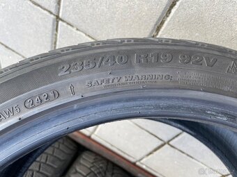 ZIMNÍ PNEU 235 40 19 235/40R19 92V Kumho WP71 - 11