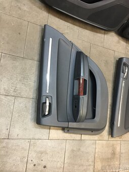 Chrysler 300C sada obložení dveří. - 11