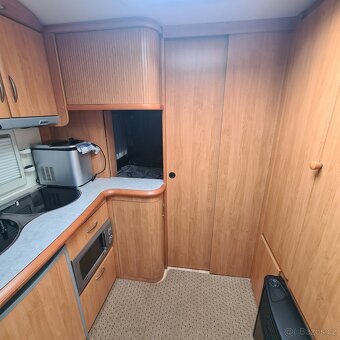 Karavan hobby 560 - 11