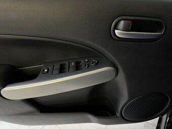 Mazda 2 1.3 62 kW 2.majitel - 11